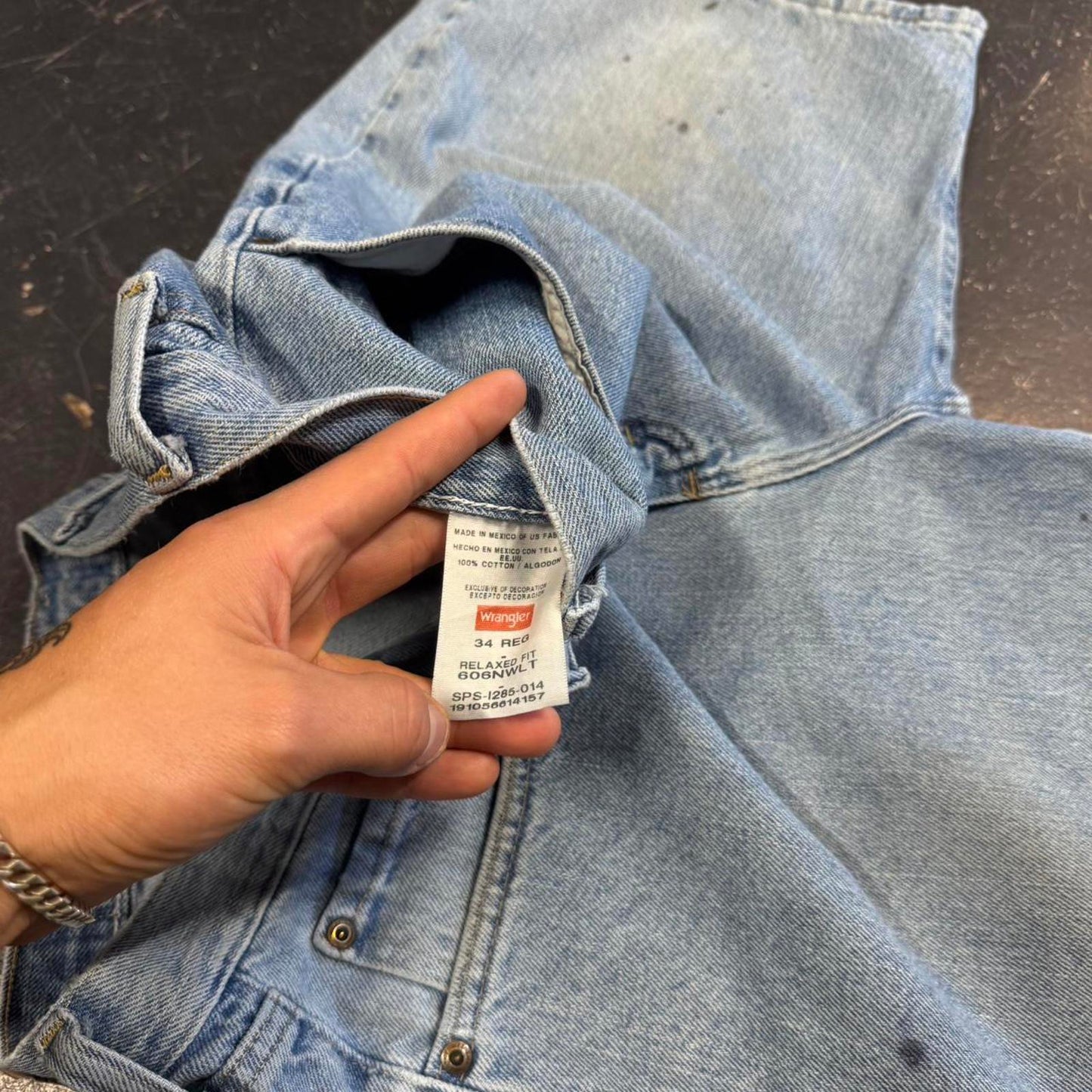 Vintage Wrangler Light Wash Jorts - 32