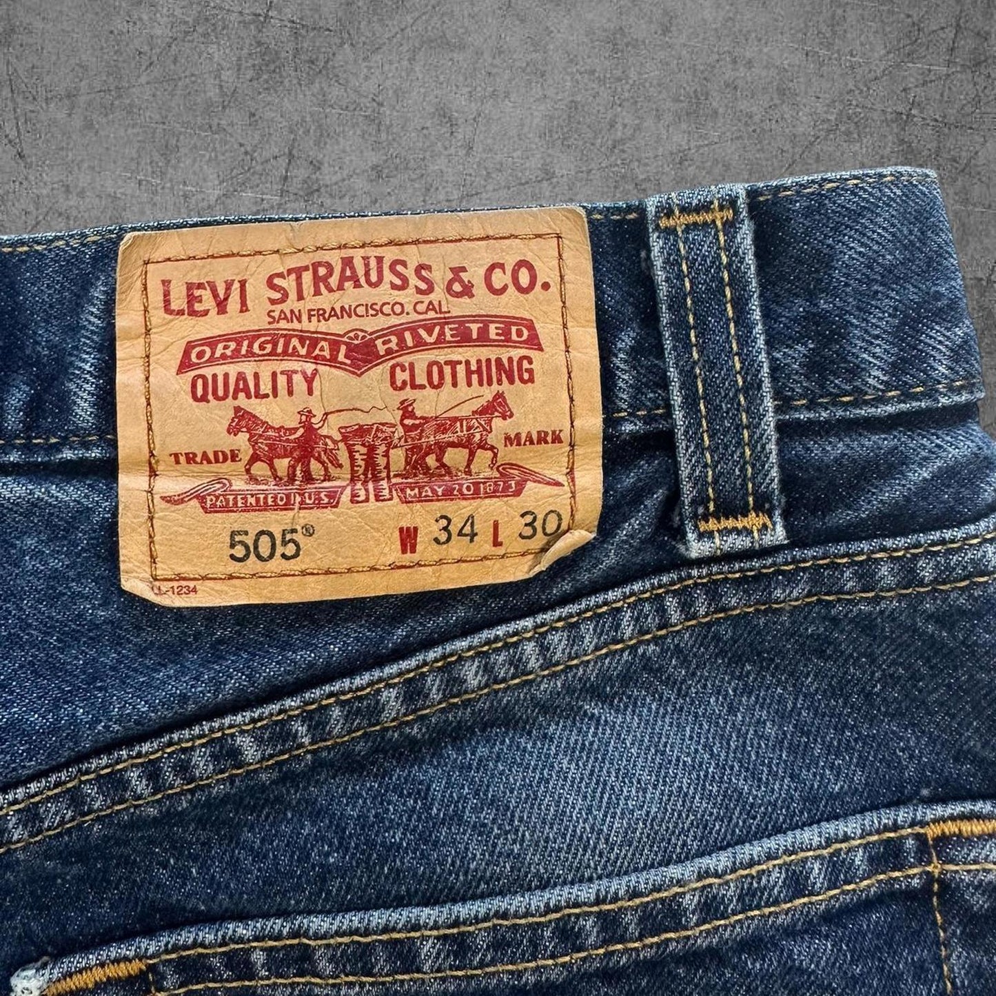 Y2K Faded Dark Wash Levi 505 Jeans - 34