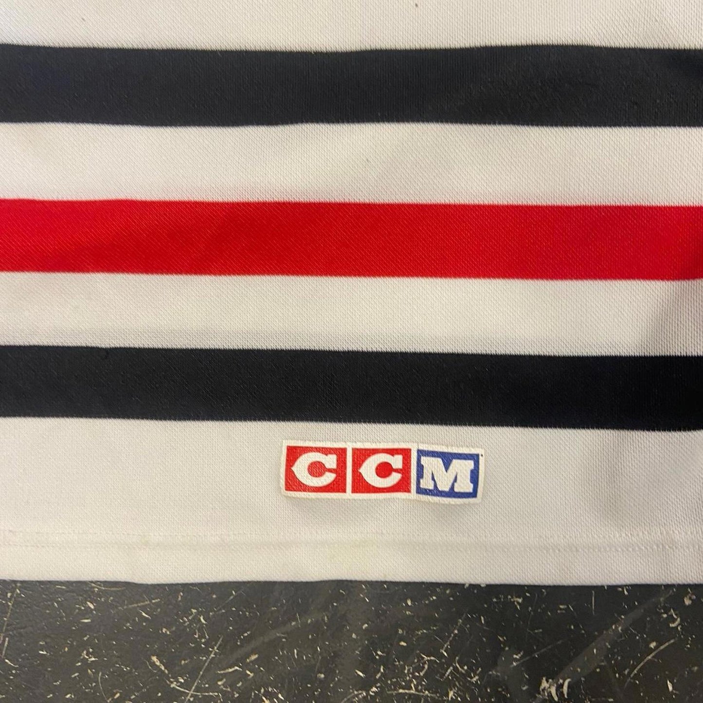 Vintage 90s CCM Chicago Blackhawk’s NHL Jersey - S