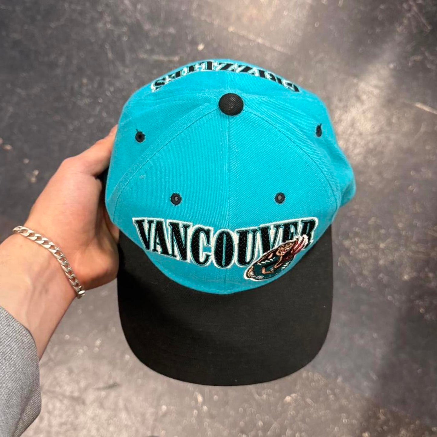 Vintage 90s Vancouver Grizzlies Starter Hat