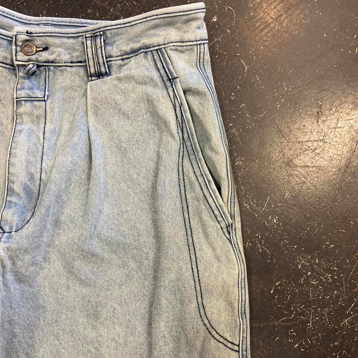 Vintage 90s Light Wash Pleated Jorts - 34