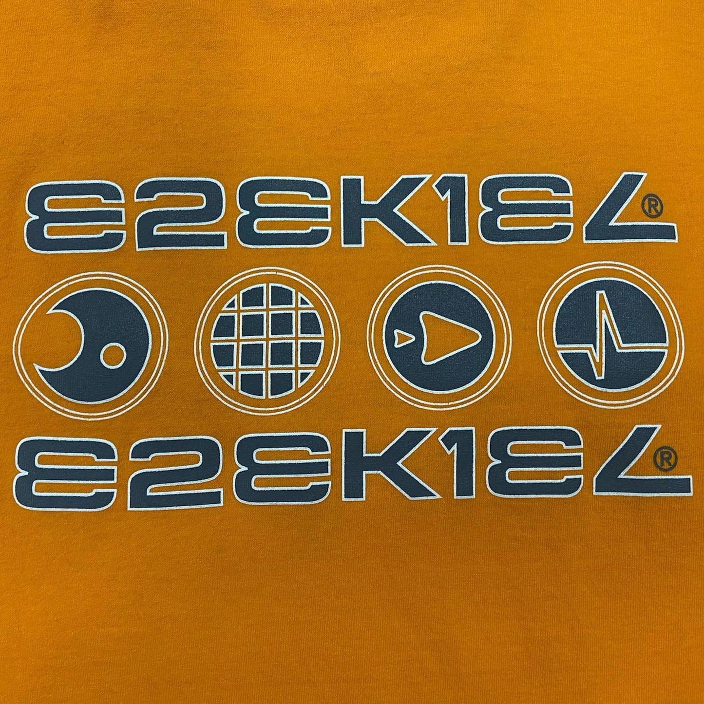 Y2K E2EK1EL Skater Tee - M