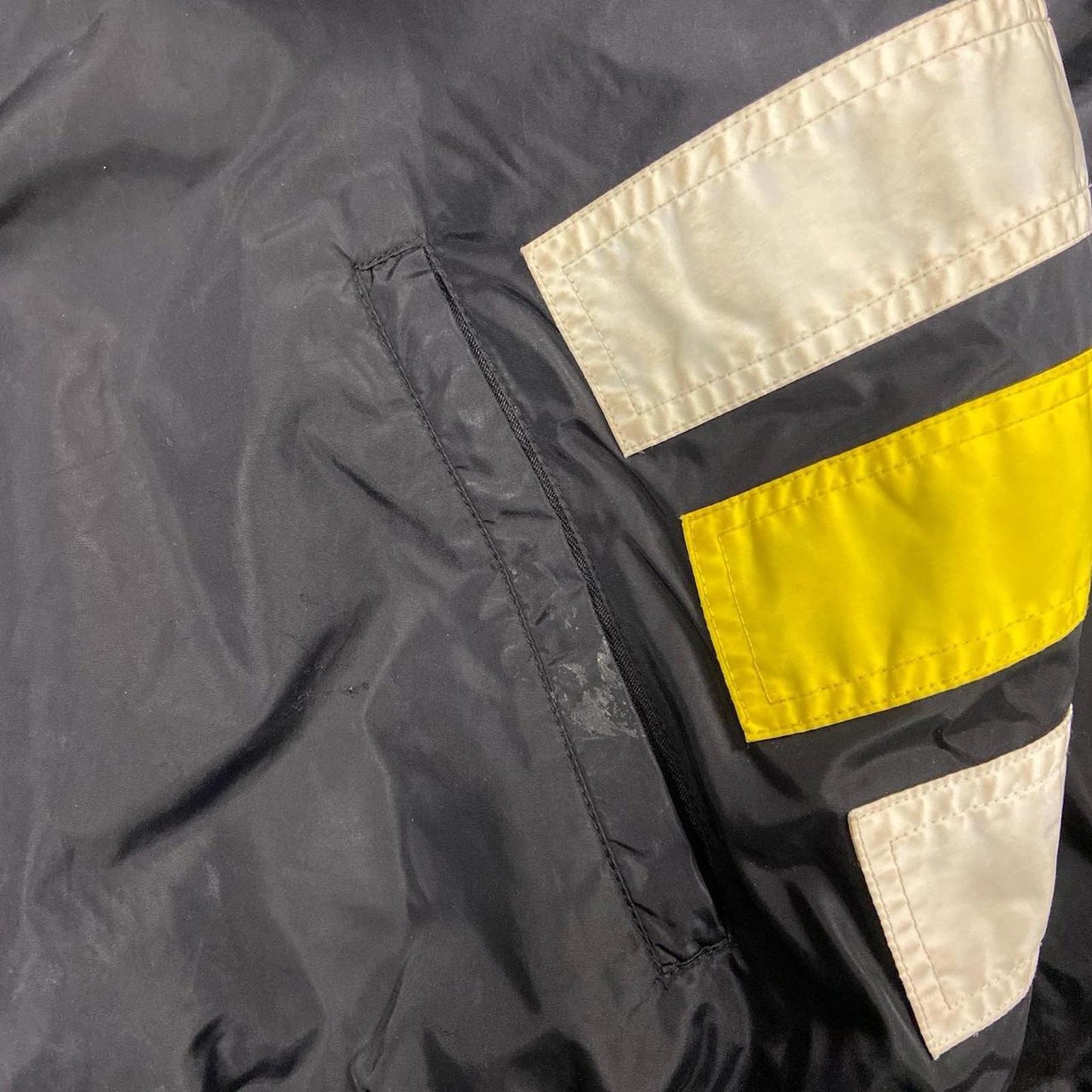 Vintage White / Yellow Adidas Puffer Jacket - L