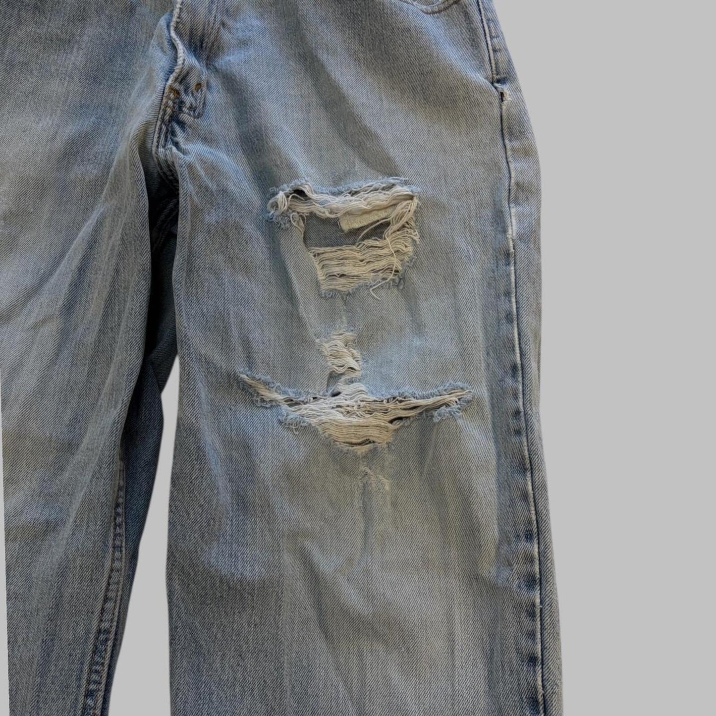 Y2K levis distressed and faded jeans - 36