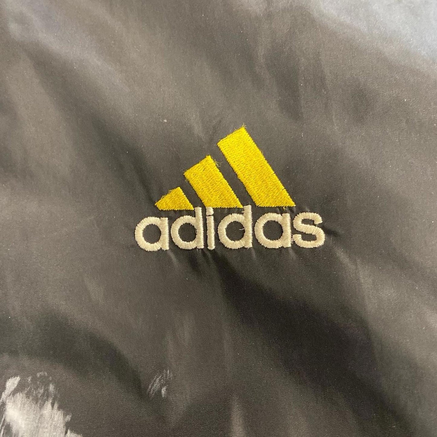 Vintage White / Yellow Adidas Puffer Jacket - L