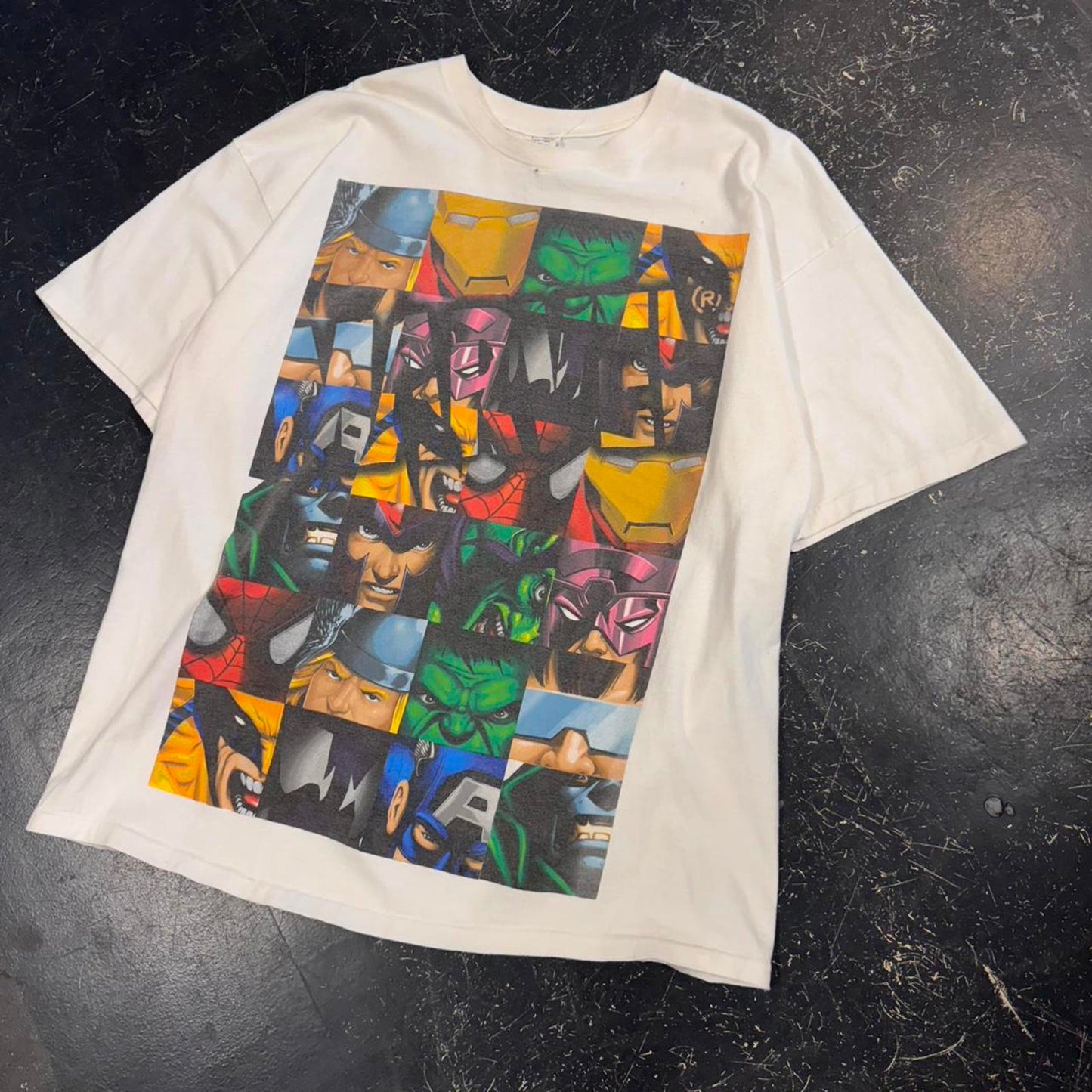 Vintage 90s Marvel Avengers Tee - XL