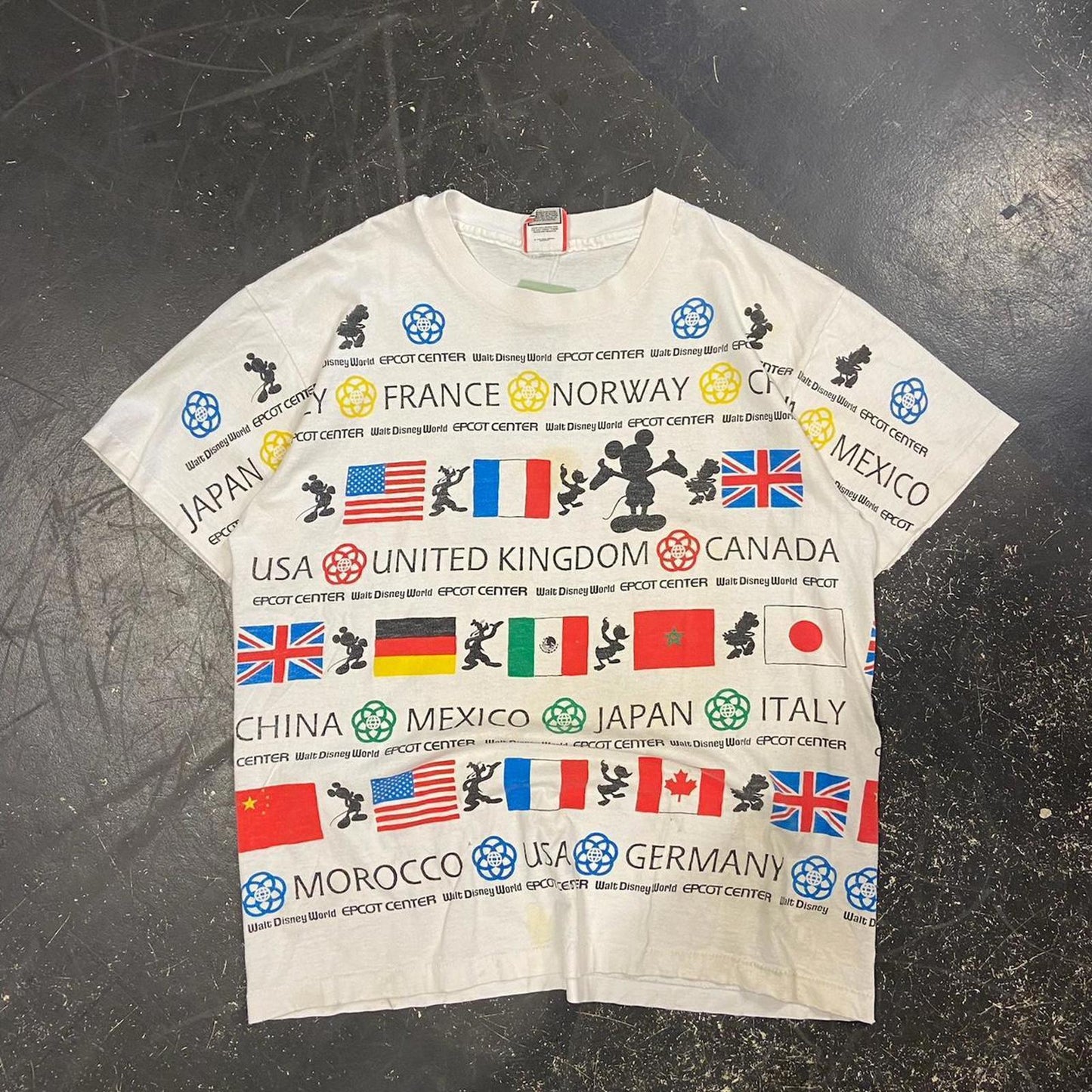 90s Disney Countries AOP Tee - XL