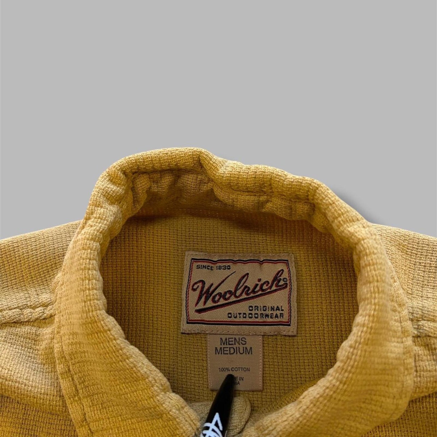Vintage Woolrich Buttery Yellow Button Up - M
