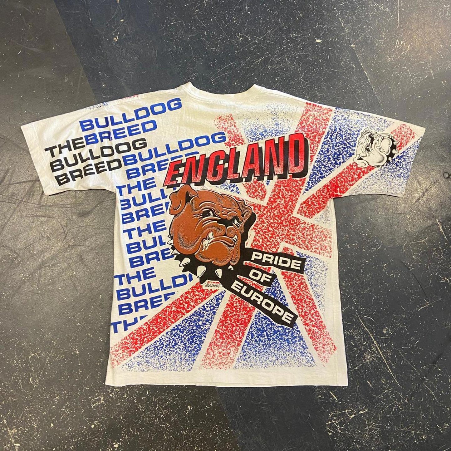 Vintage 90s Novel Tees British Bulldog AOP Tee - XL