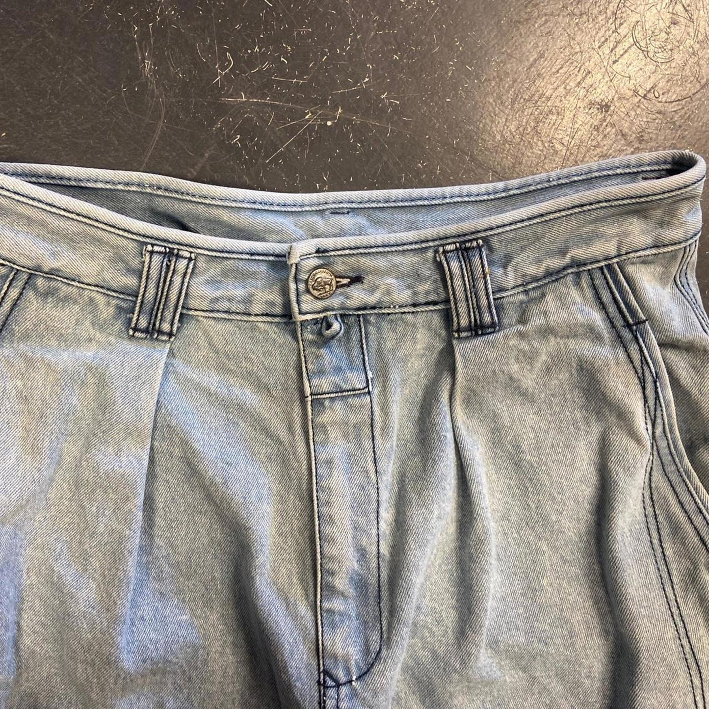 Vintage 90s Light Wash Pleated Jorts - 34