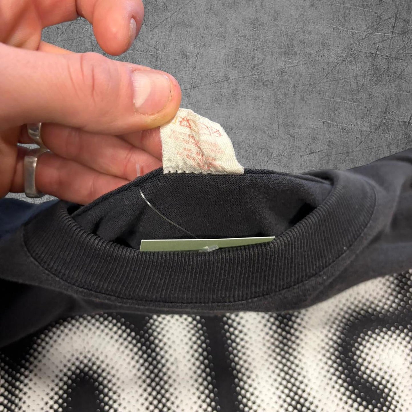 1996 Rough Tasmanian Devil Looney Tunes Tee - XL