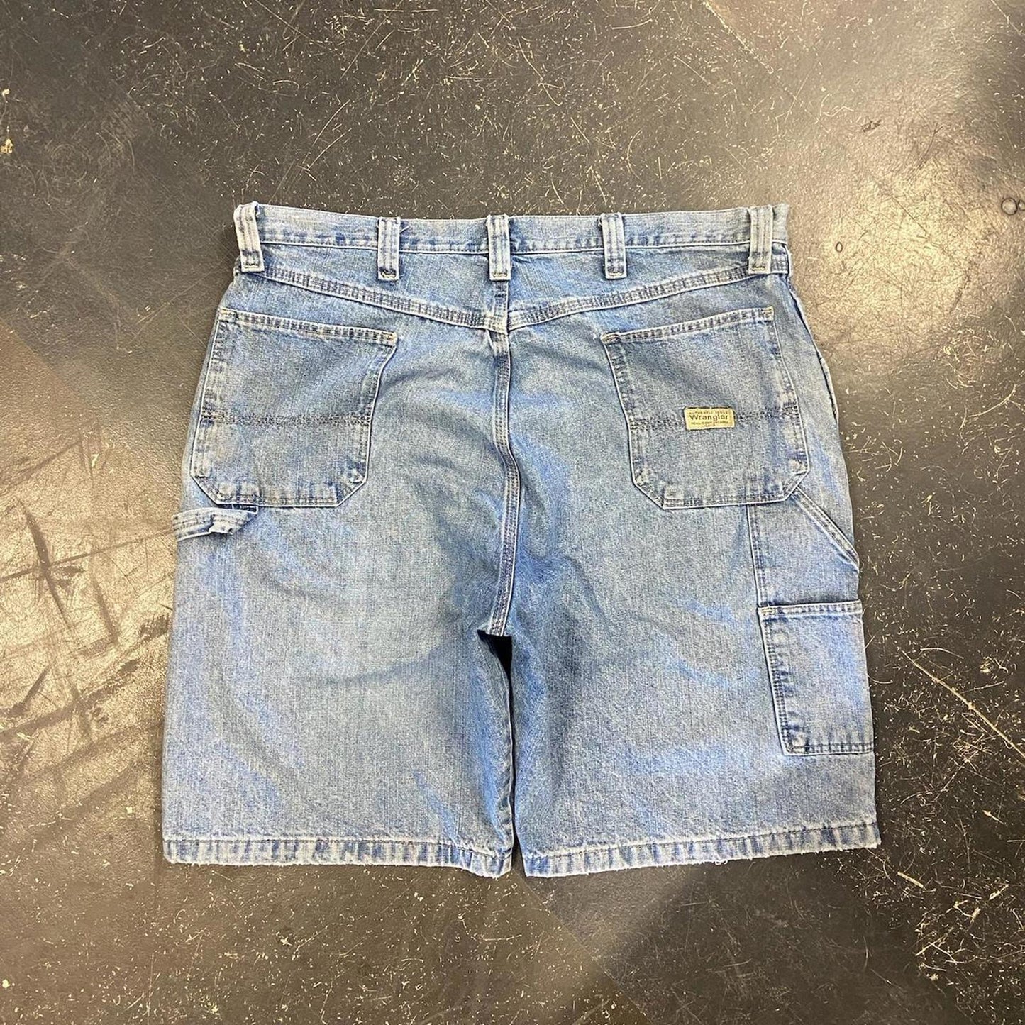 Faded Light Wash Wrangler Carpenter Jorts - 38