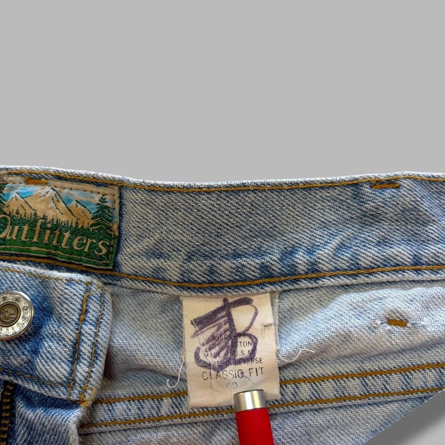 Vintage Light Wash Outfitters Jorts - 40