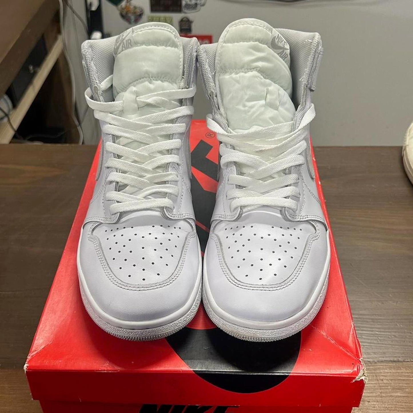 Nike Neutral Grey Jordan 1 High - 11M
