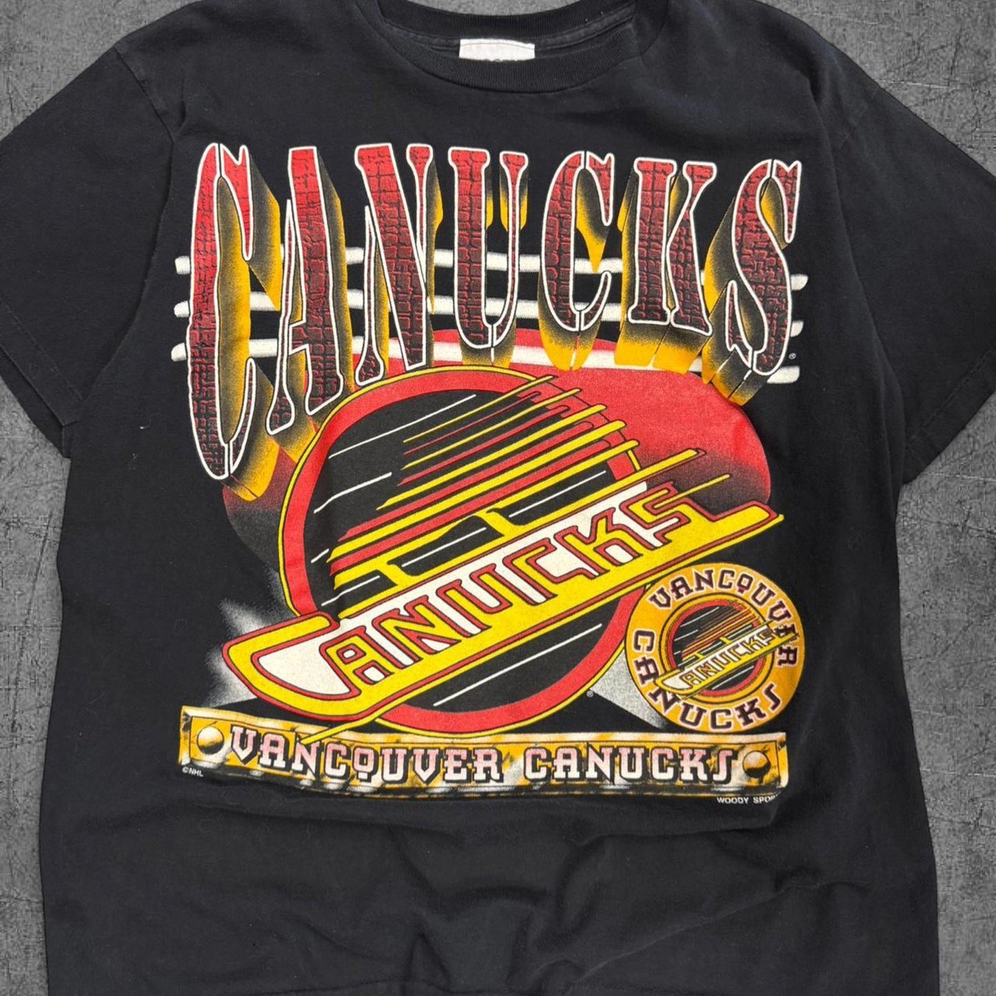 Vintage 90s Canucks Skate Logo NHL Tee - L