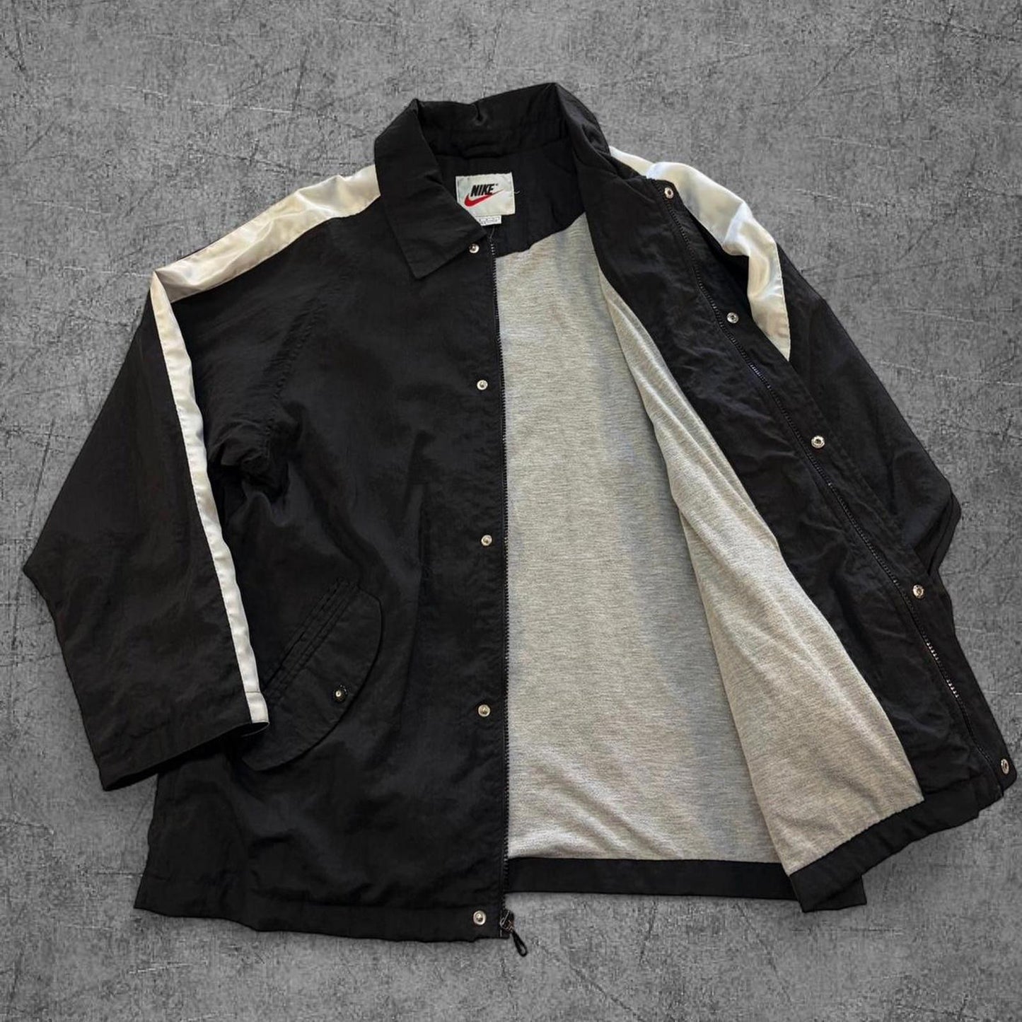 Vintage 90s Nike Big Swoosh Spellout Windbreaker - M