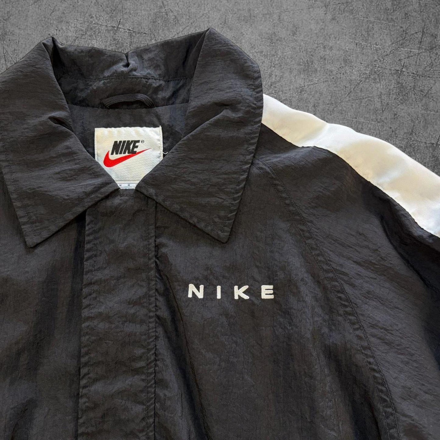 Vintage 90s Nike Big Swoosh Spellout Windbreaker - M
