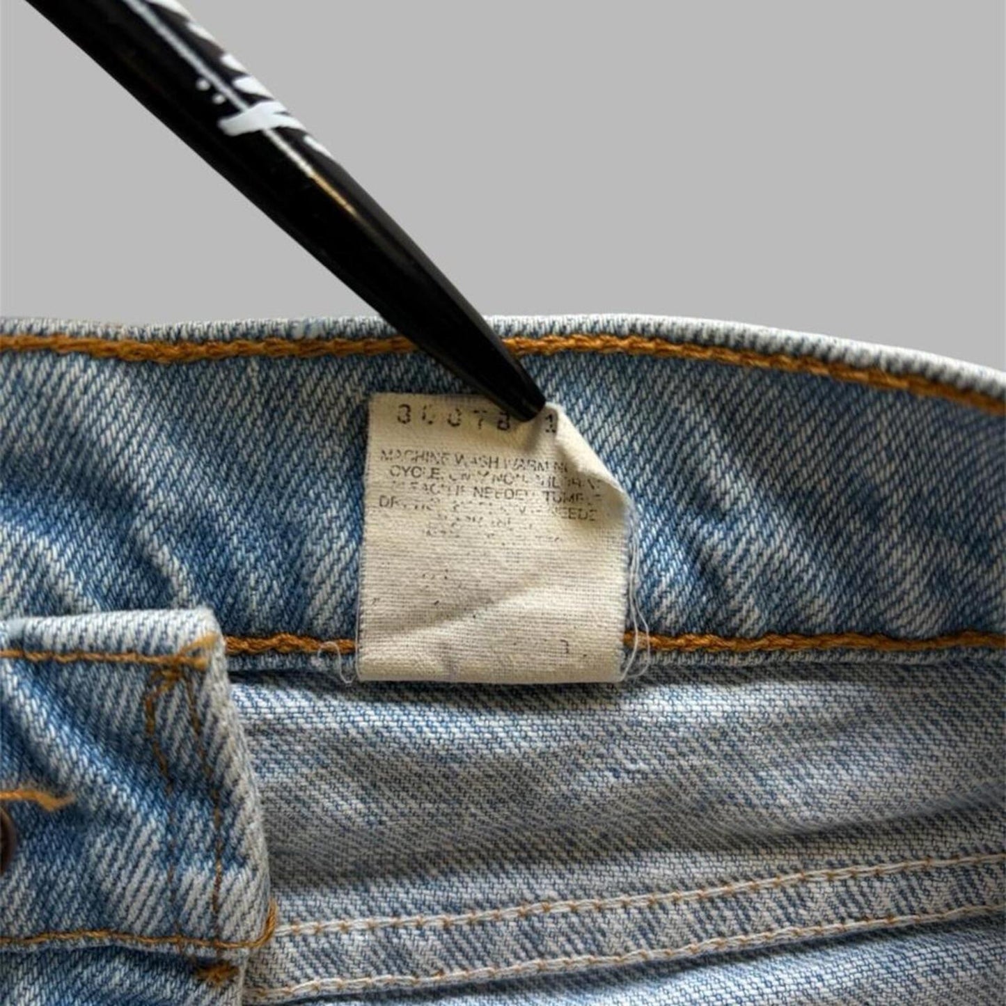 90s Faded Levis 550 Jeans - 29