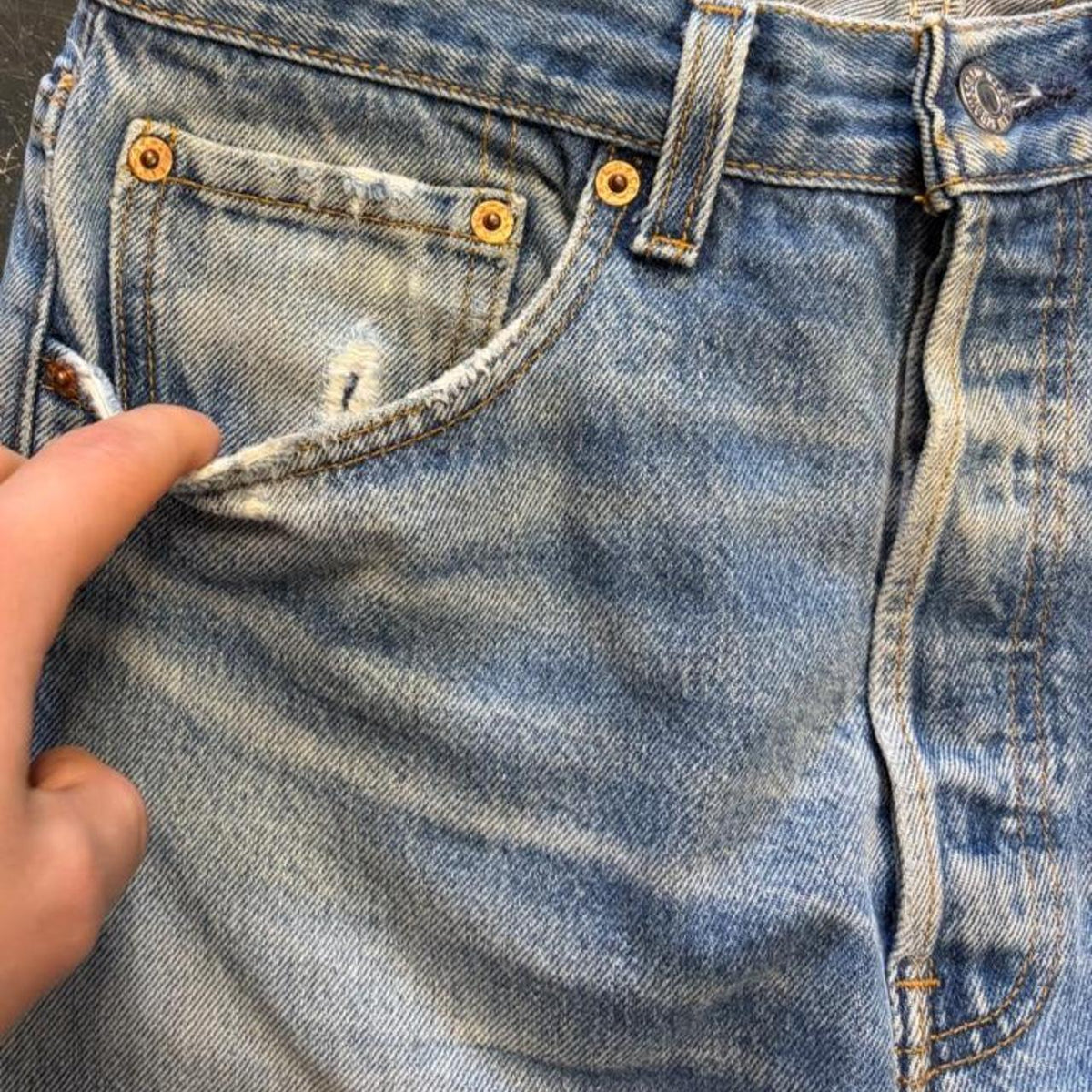 Vintage 1994 Levi 501xx Raw Denim Jeans - 30
