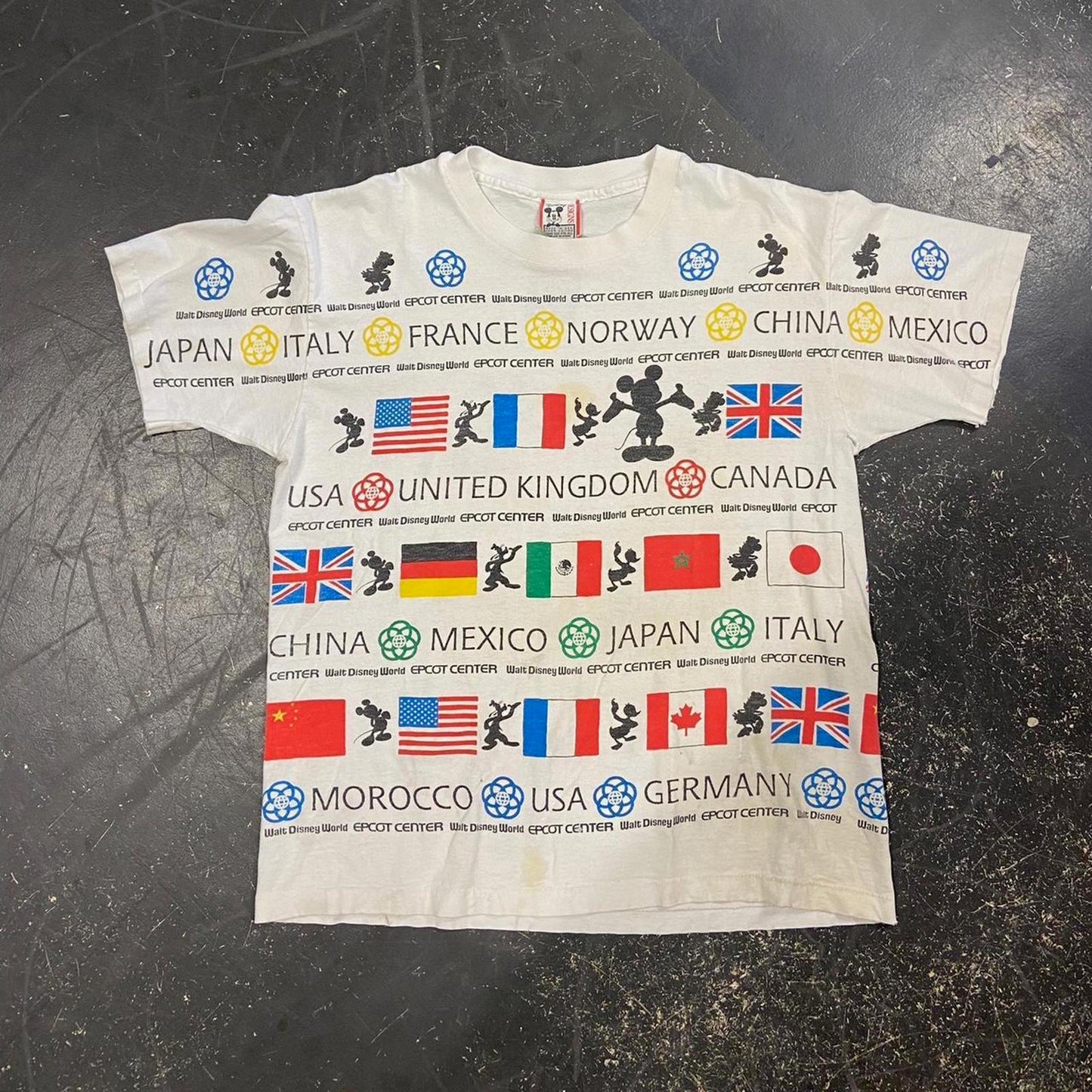 90s Disney Countries AOP Tee - XL
