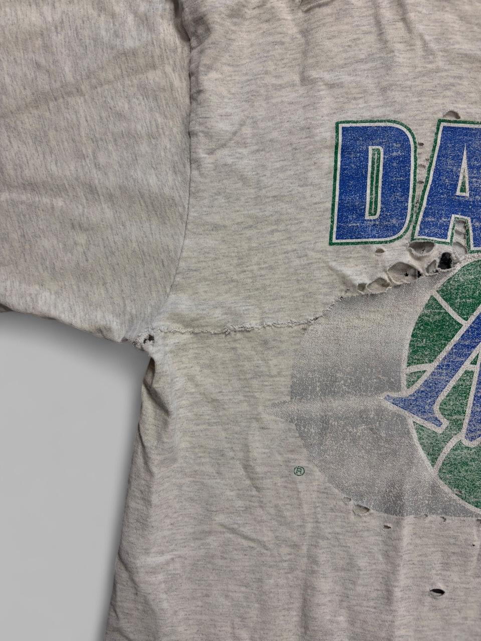 Vintage Distressed Dallas Mavericks NBA Tee - XL