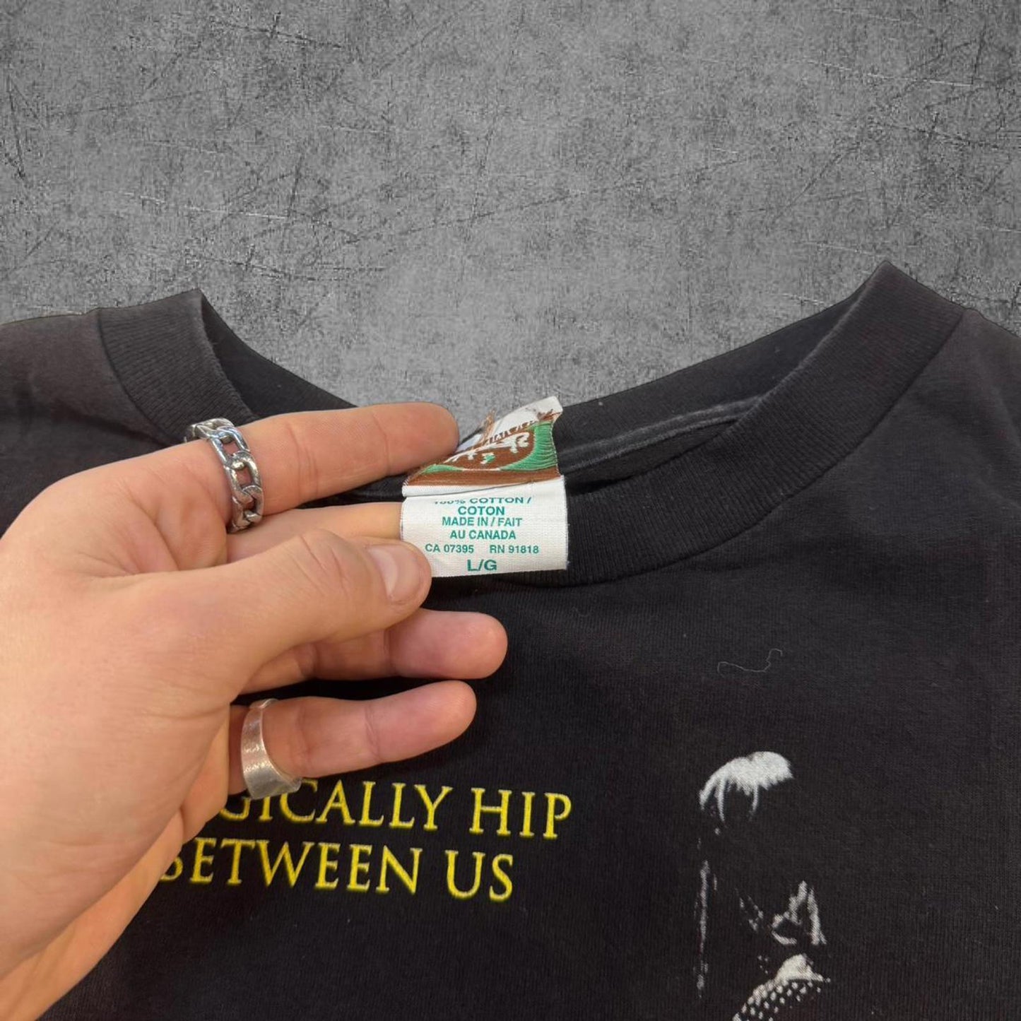 1997 The Tragically Hip Live Between Us Tee - L