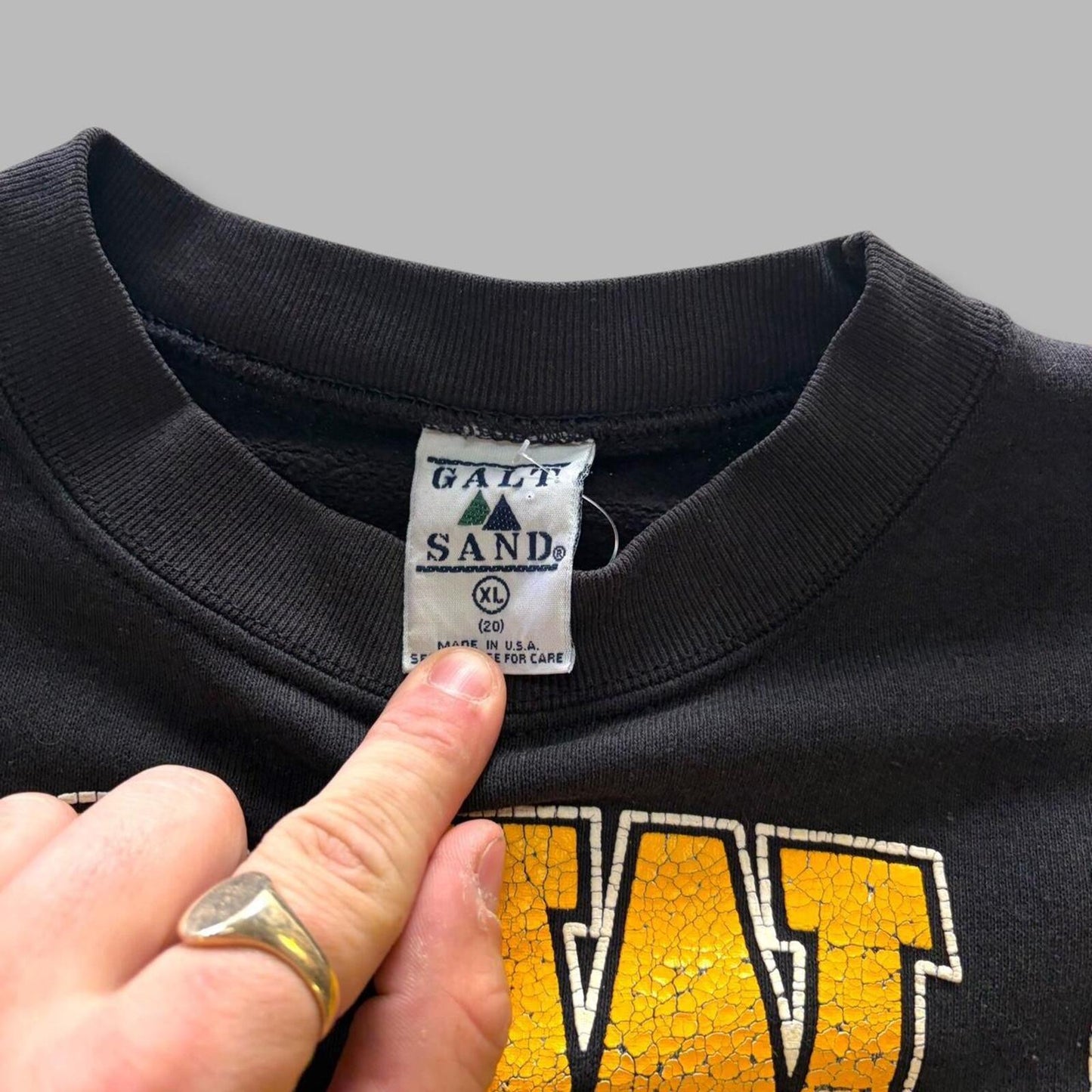 Vintage 90s Iowa Hawkeyes University Crewneck - XL