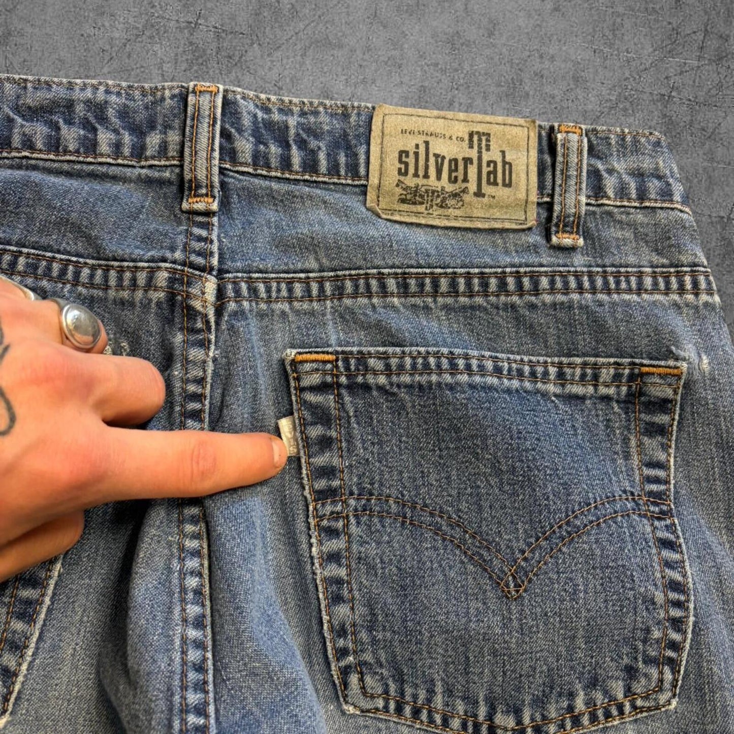 Vintage 90s Levi Silver Tab Relaxed Fit Jeans - 33