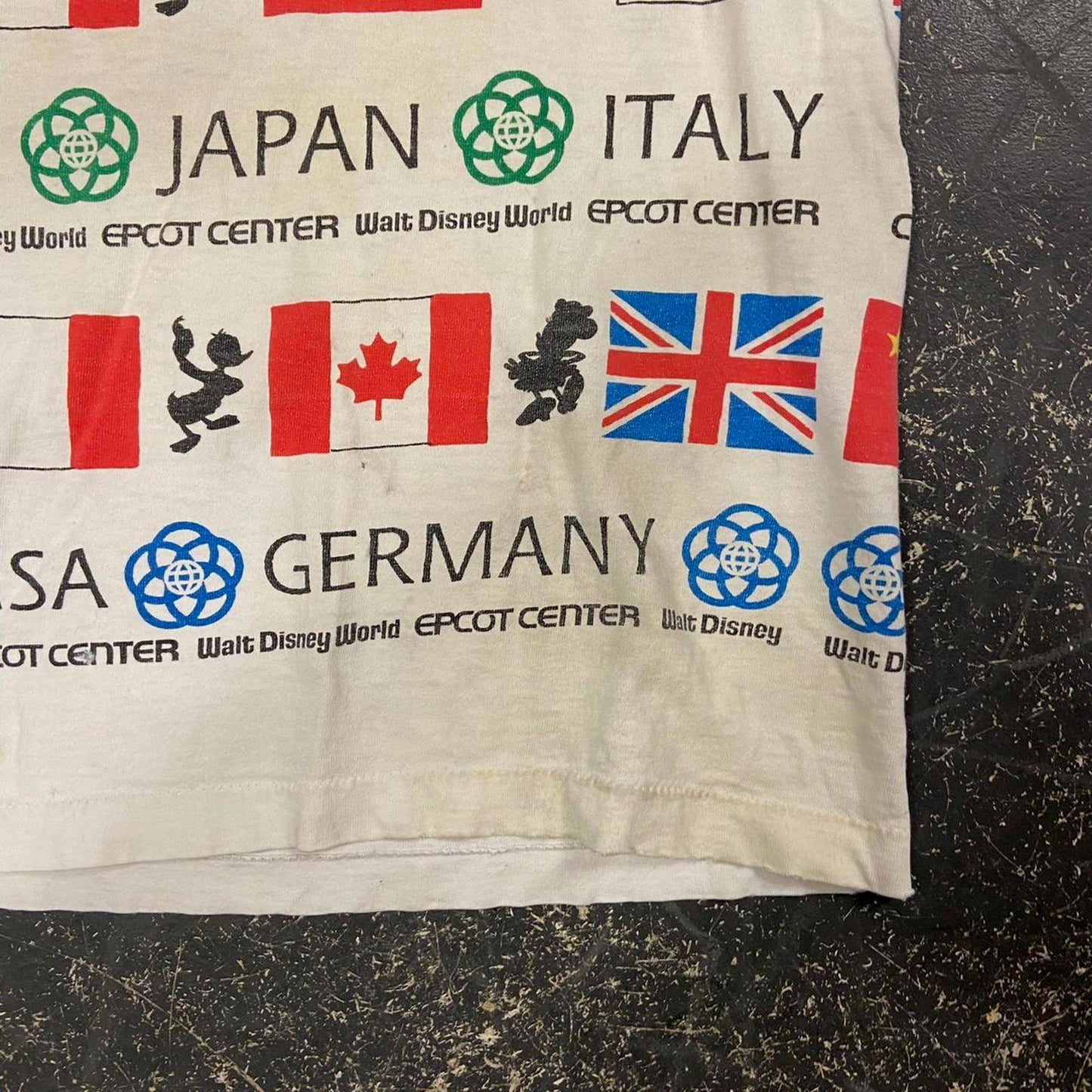 90s Disney Countries AOP Tee - XL