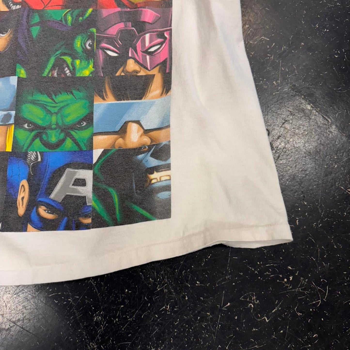 Vintage 90s Marvel Avengers Tee - XL
