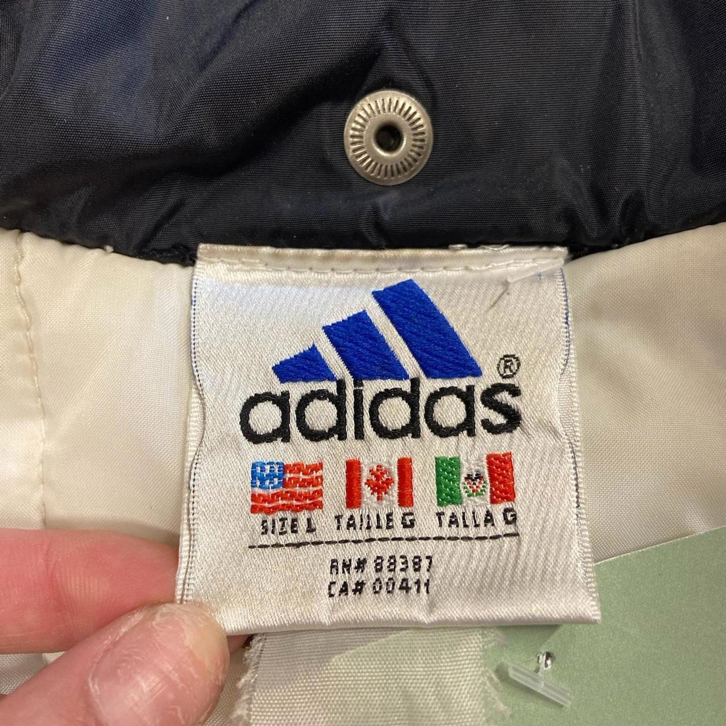 Vintage White / Yellow Adidas Puffer Jacket - L