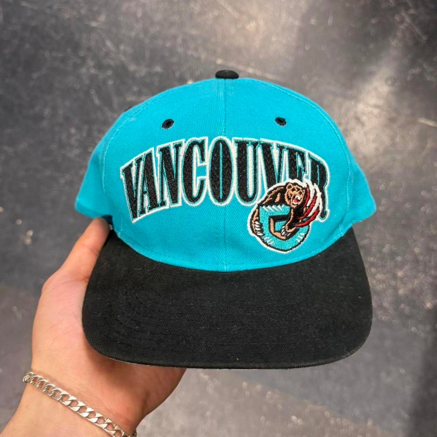 Vintage 90s Vancouver Grizzlies Starter Hat