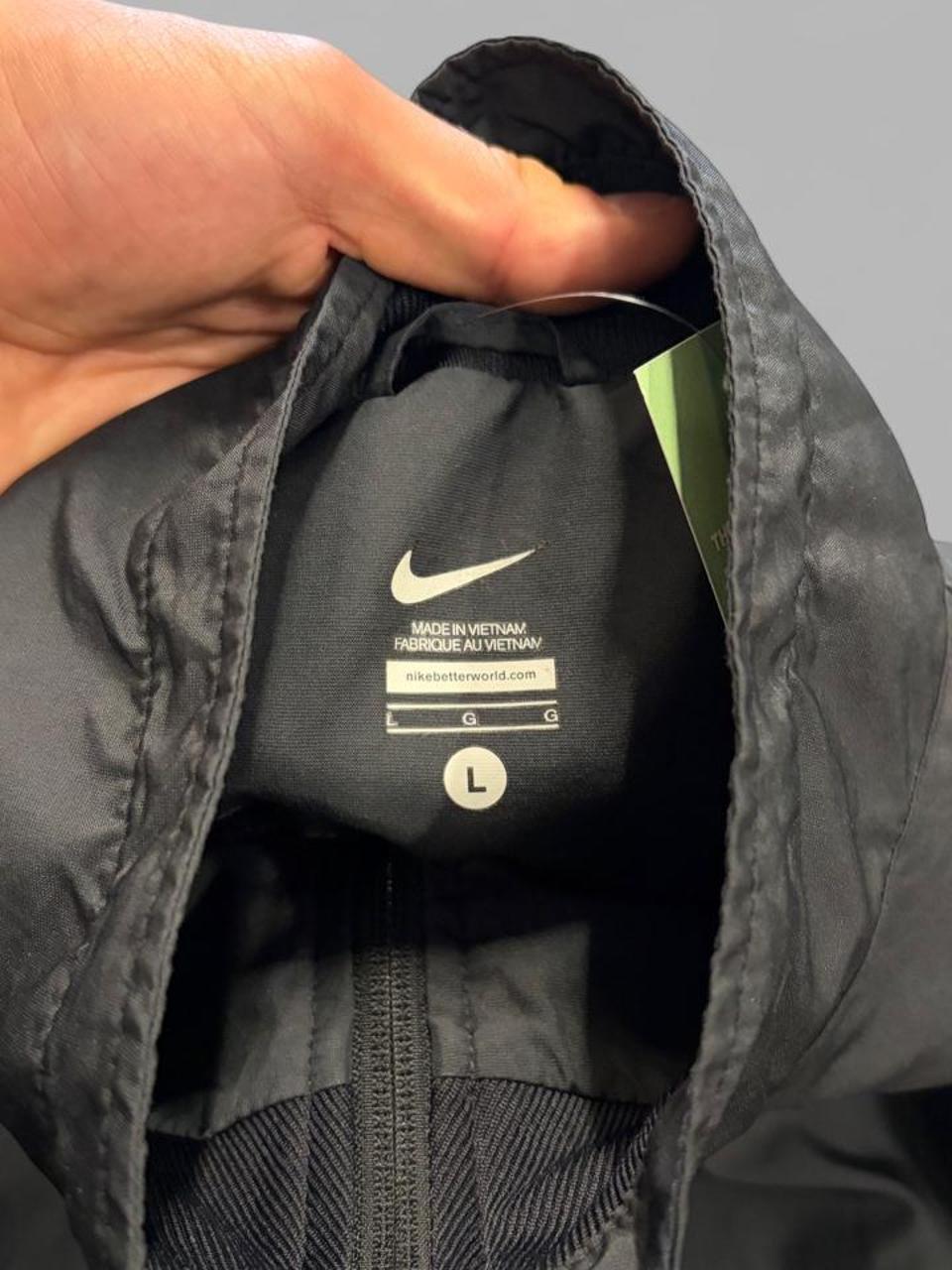 Black Nike Windbreaker - L