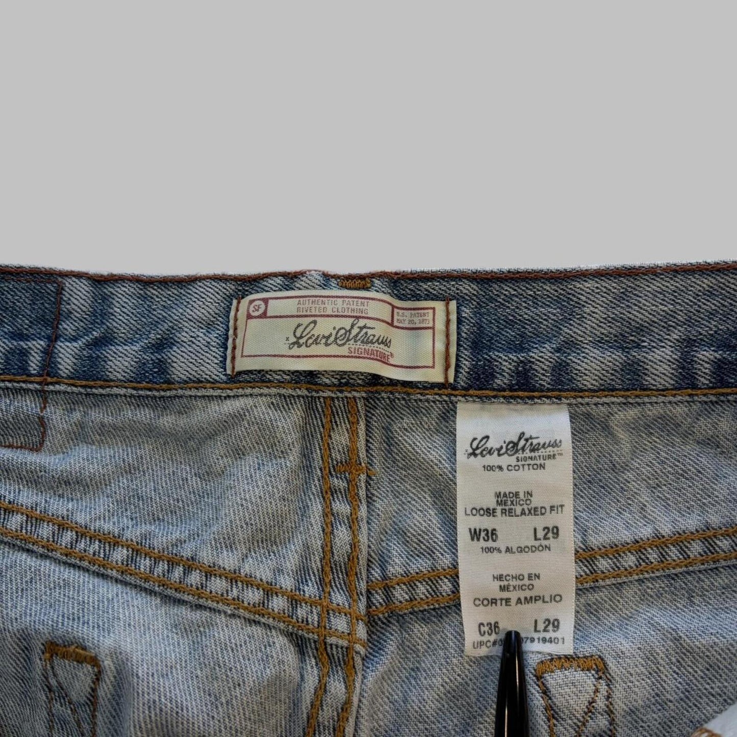 Y2K levis distressed and faded jeans - 36