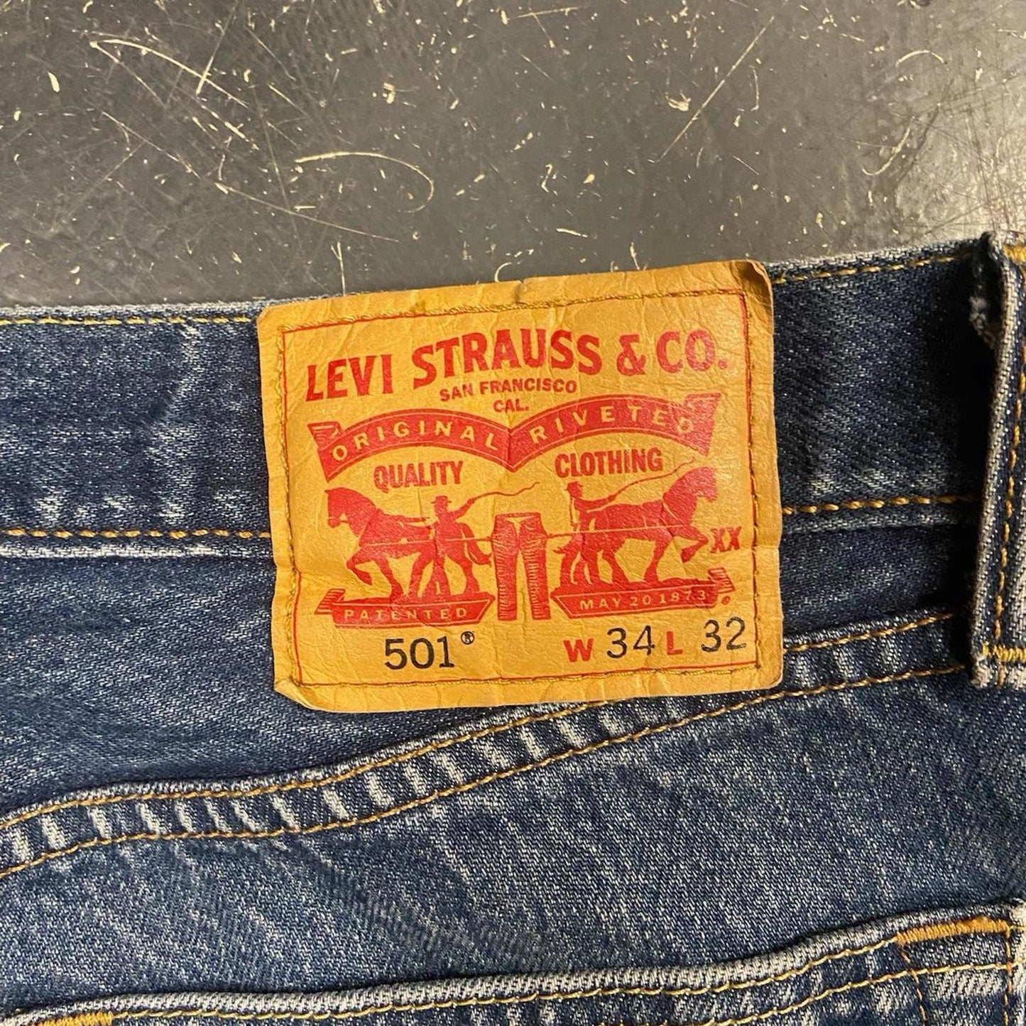 Vintage Levi 501 Jeans - 34
