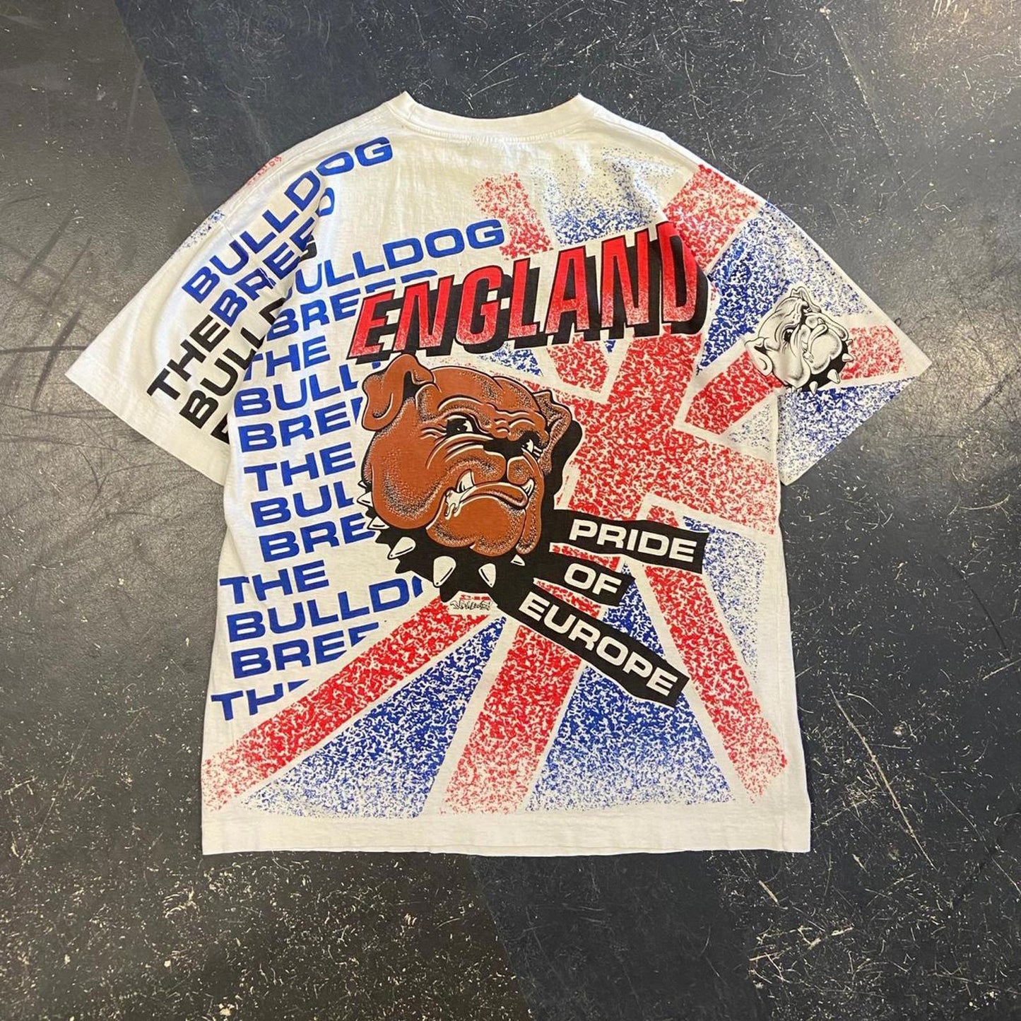 Vintage 90s Novel Tees British Bulldog AOP Tee - XL