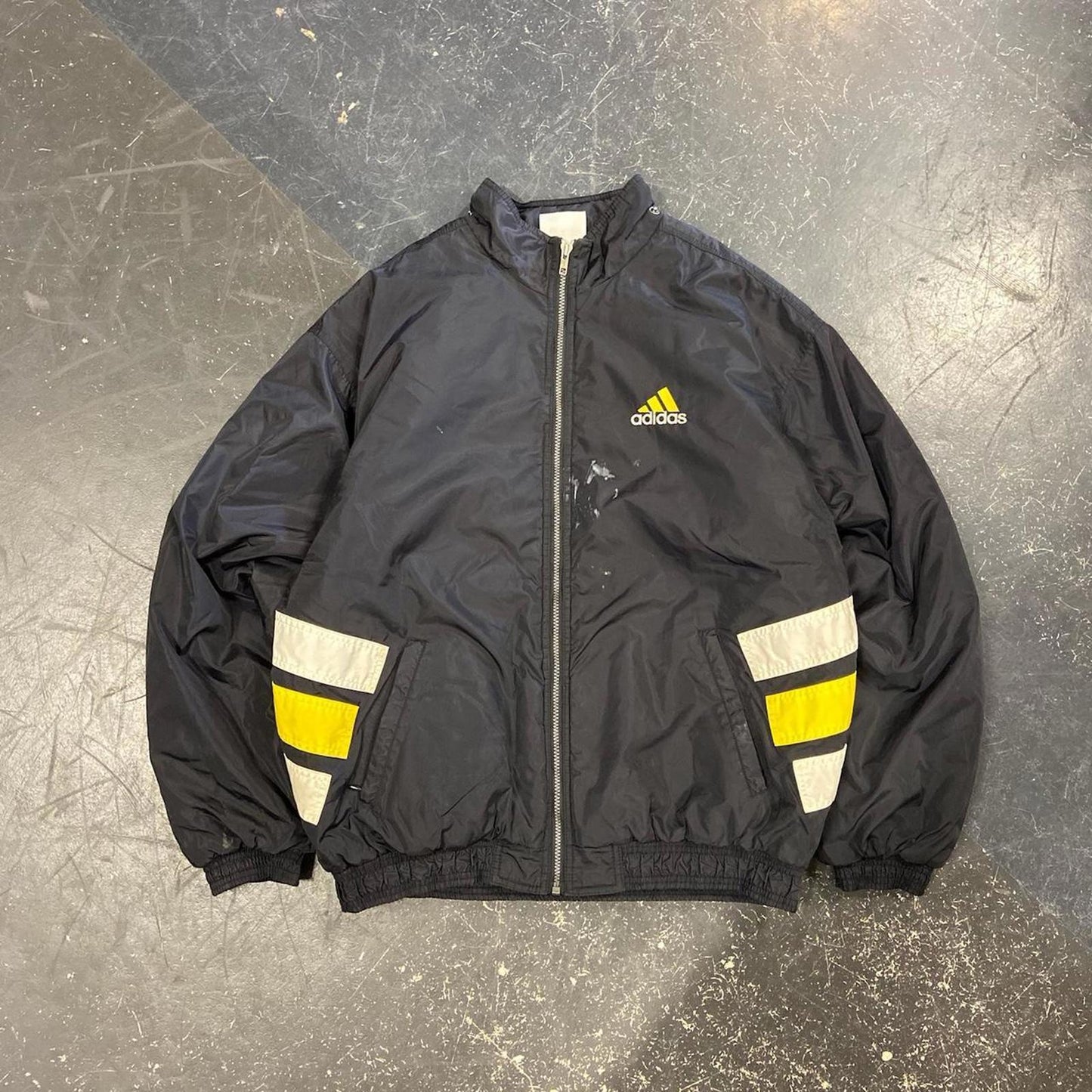 Vintage White / Yellow Adidas Puffer Jacket - L