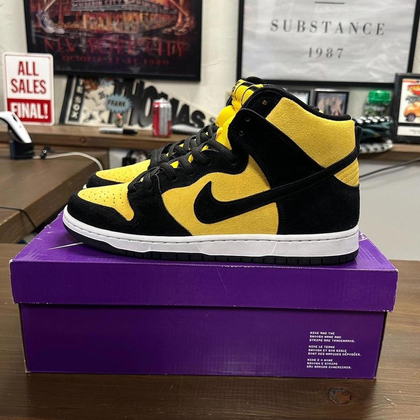 Deadstock Nike SB Dunk High Goldenrod - 10.5M