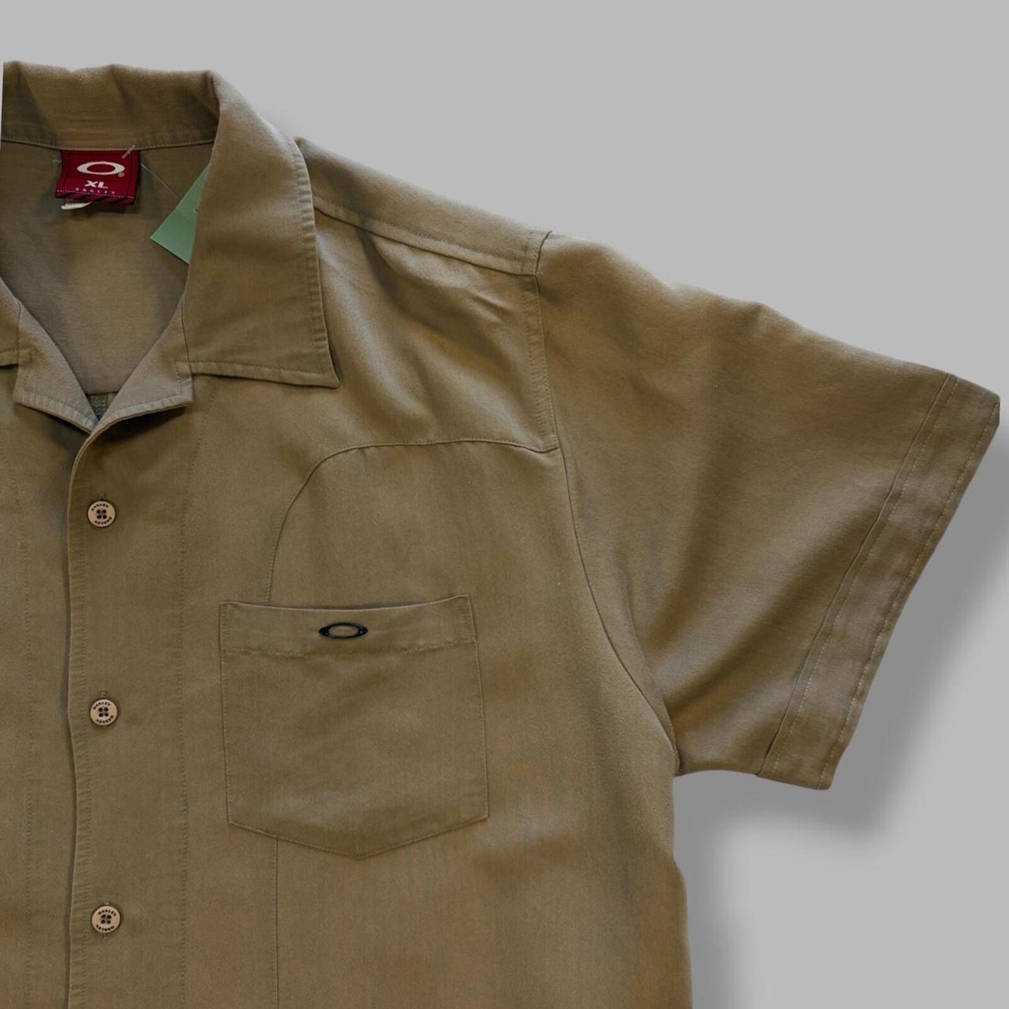 Vintage Oakley tan button up - XL